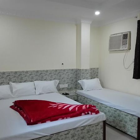 Oyo 66643 Khan Guest House Колката Екстериор снимка