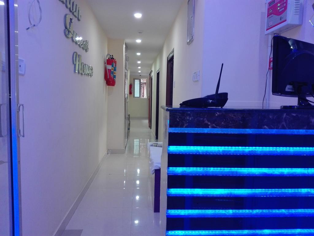 Oyo 66643 Khan Guest House Колката Екстериор снимка